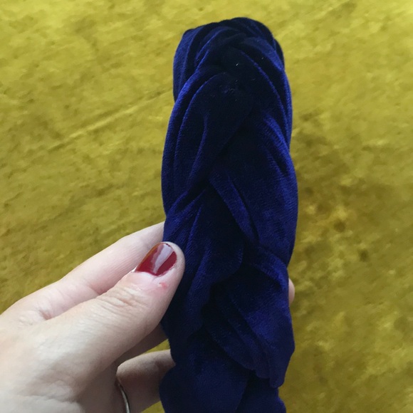 Gorgeous braided velvet headbands - Picture 3 of 3